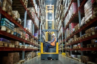 Revolutionizing Warehouse Safety: The Role of AI in Forklift Operations